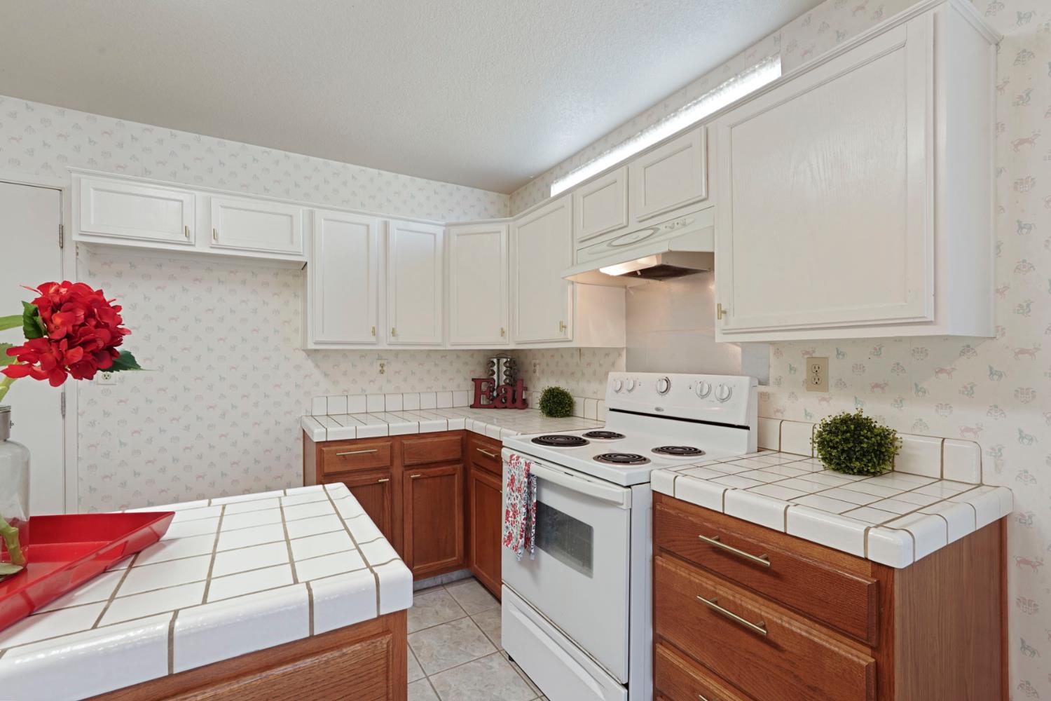 Detail Gallery Image 15 of 47 For 5329 Barbados Cir, Stockton,  CA 95210 - 3 Beds | 2/1 Baths
