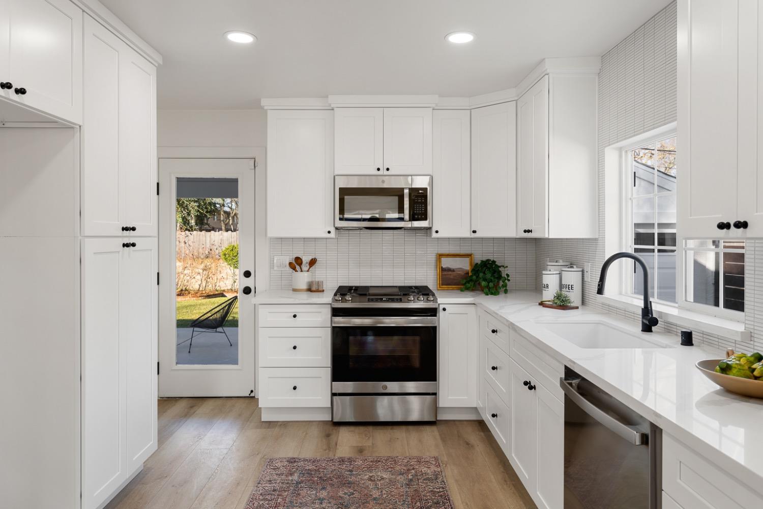 Detail Gallery Image 13 of 49 For 2750 San Luis Ct, Sacramento,  CA 95818 - 3 Beds | 2 Baths