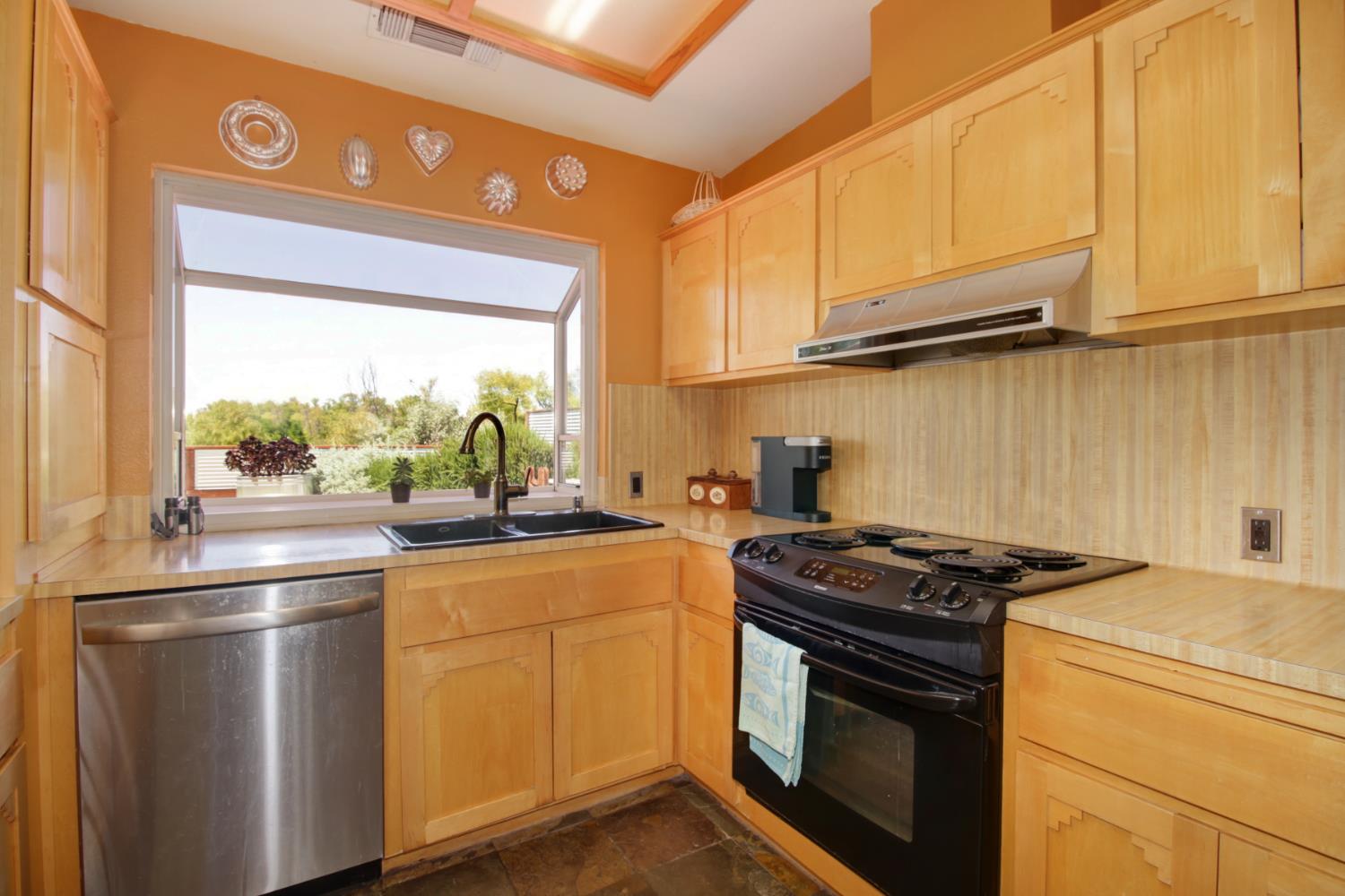 Detail Gallery Image 22 of 52 For 135 Luz Pl, Davis,  CA 95616 - 2 Beds | 2 Baths