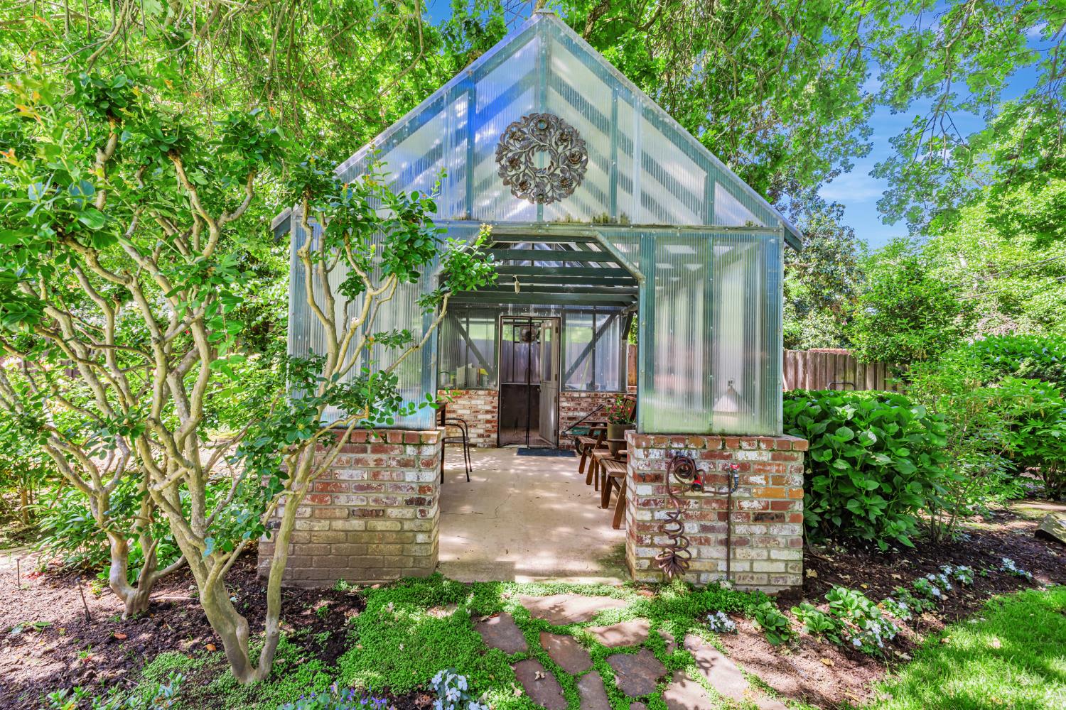 Detail Gallery Image 8 of 37 For 1625 Gary Way, Carmichael,  CA 95608 - 3 Beds | 2/1 Baths