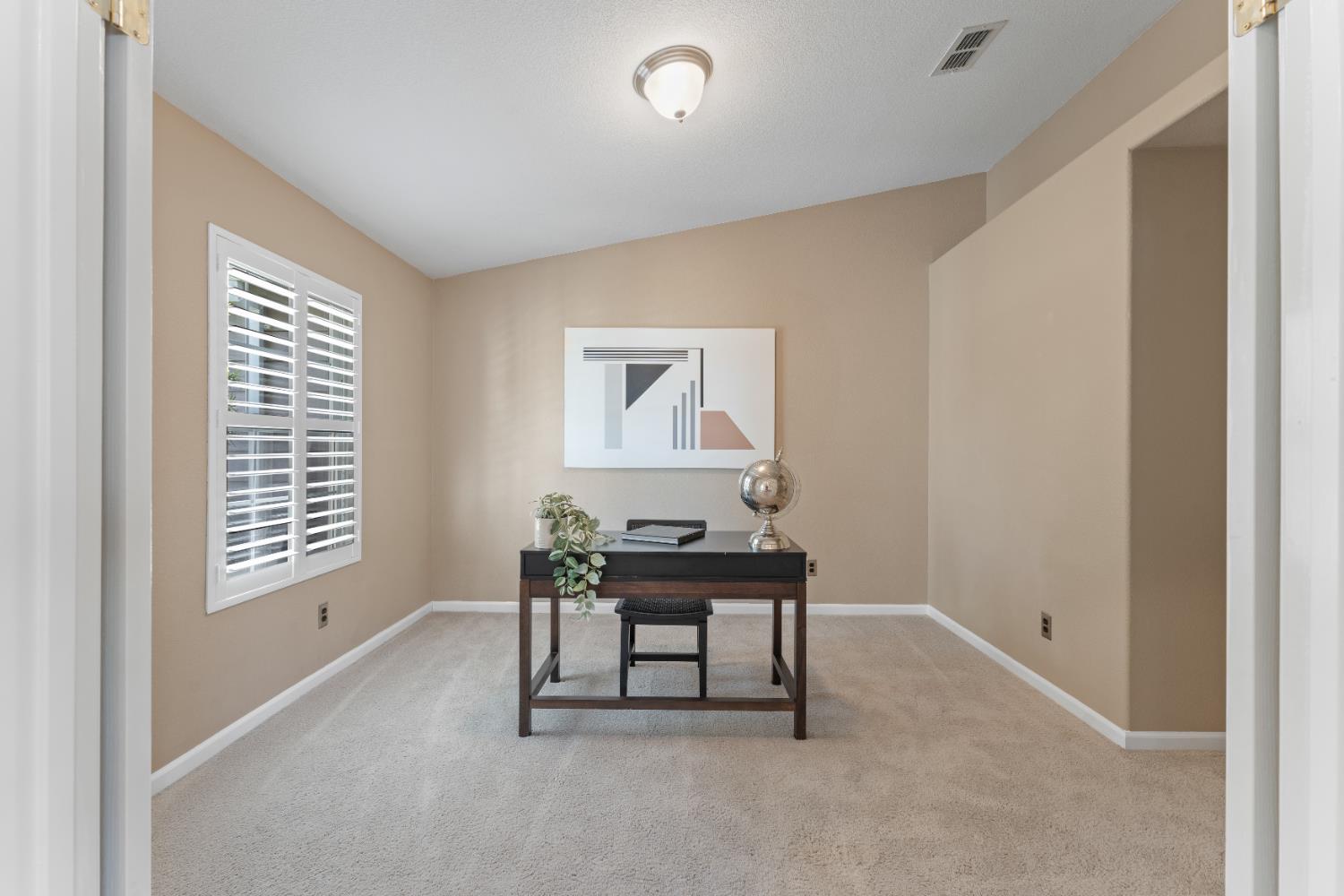 Detail Gallery Image 7 of 44 For 1014 Thompson Cir, Folsom,  CA 95630 - 4 Beds | 2 Baths