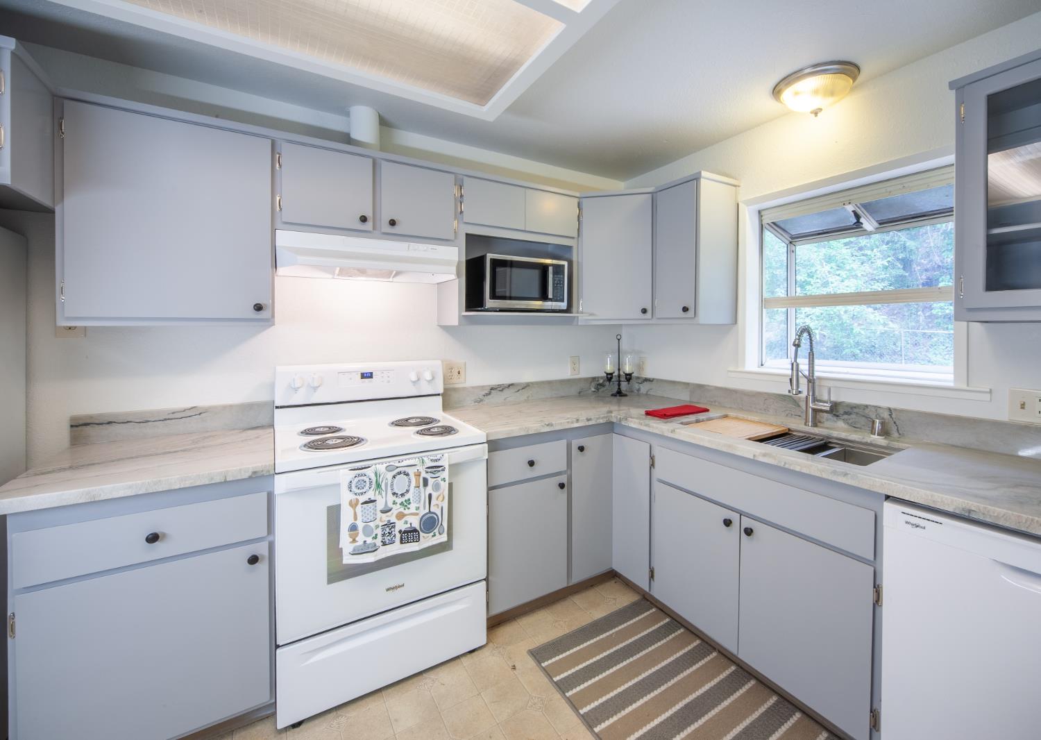Detail Gallery Image 5 of 26 For 3094 Wiltse Rd, Placerville,  CA 95667 - 3 Beds | 1 Baths