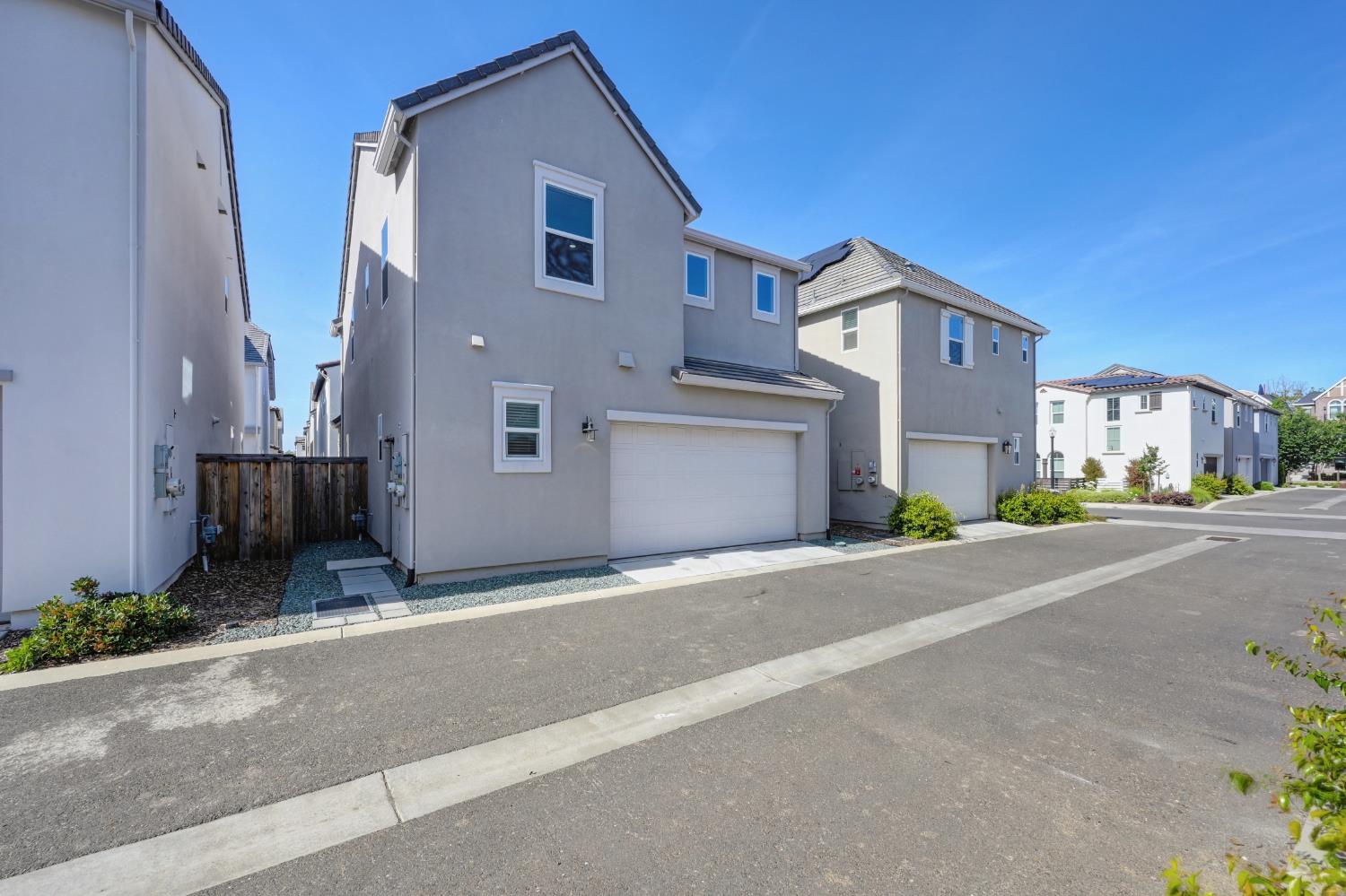 Detail Gallery Image 46 of 53 For 2372 Bastogne, Sacramento,  CA 95818 - 3 Beds | 2/1 Baths