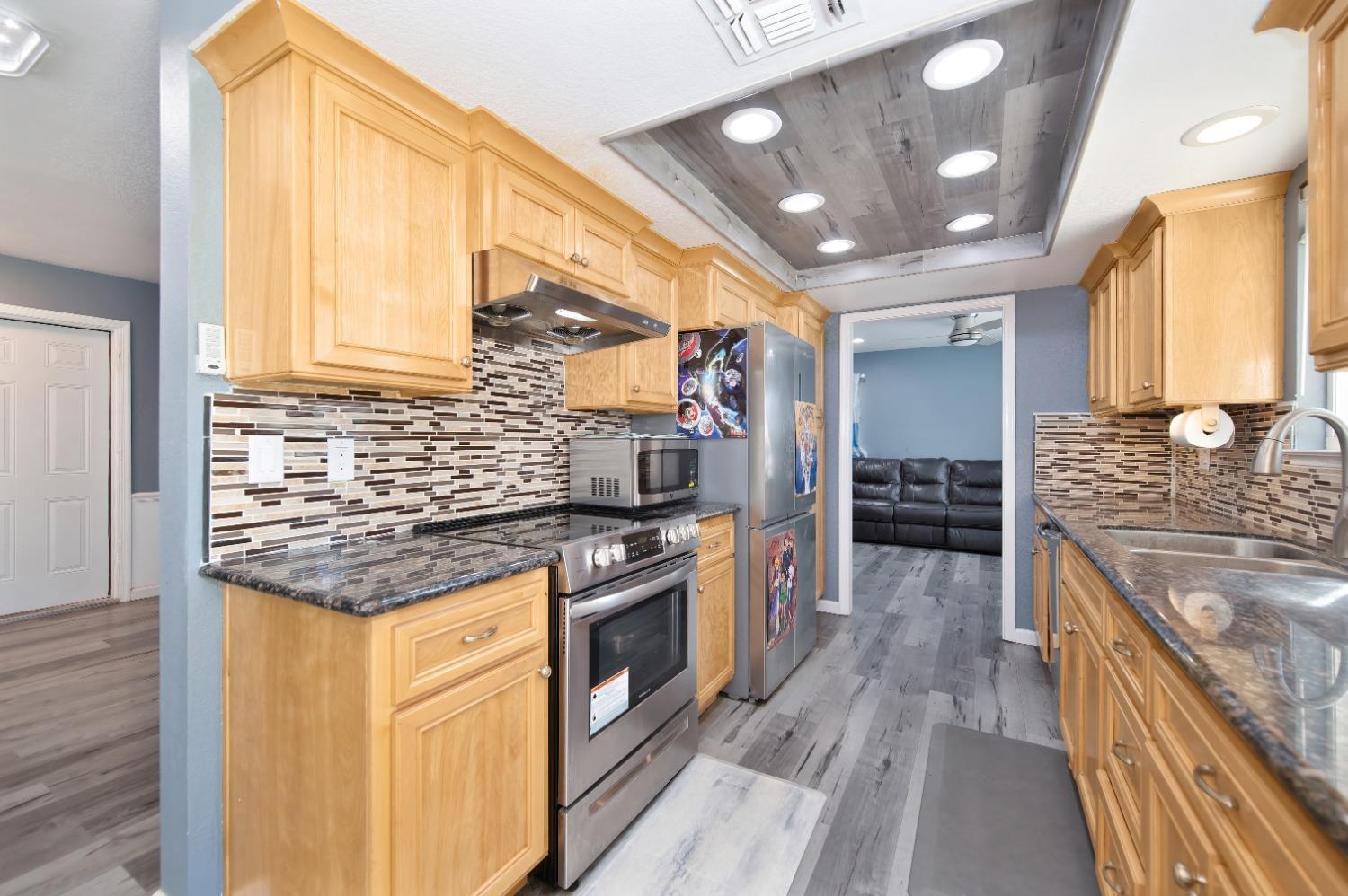 Detail Gallery Image 15 of 42 For 8924 La Margarita Way, Sacramento,  CA 95828 - 4 Beds | 2/1 Baths