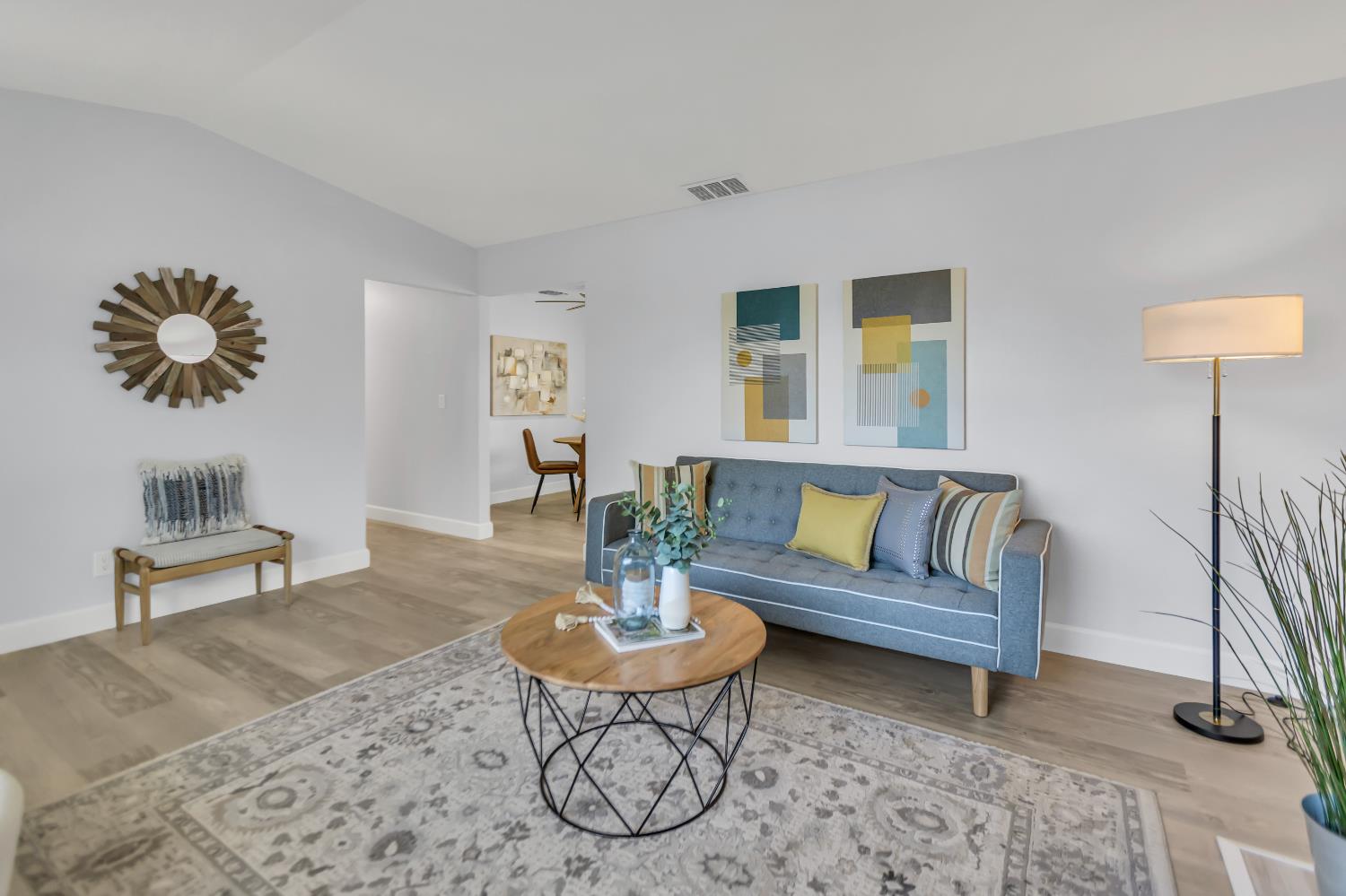 Detail Gallery Image 7 of 35 For 63 Milpitas Cir, Sacramento,  CA 95823 - 3 Beds | 1 Baths