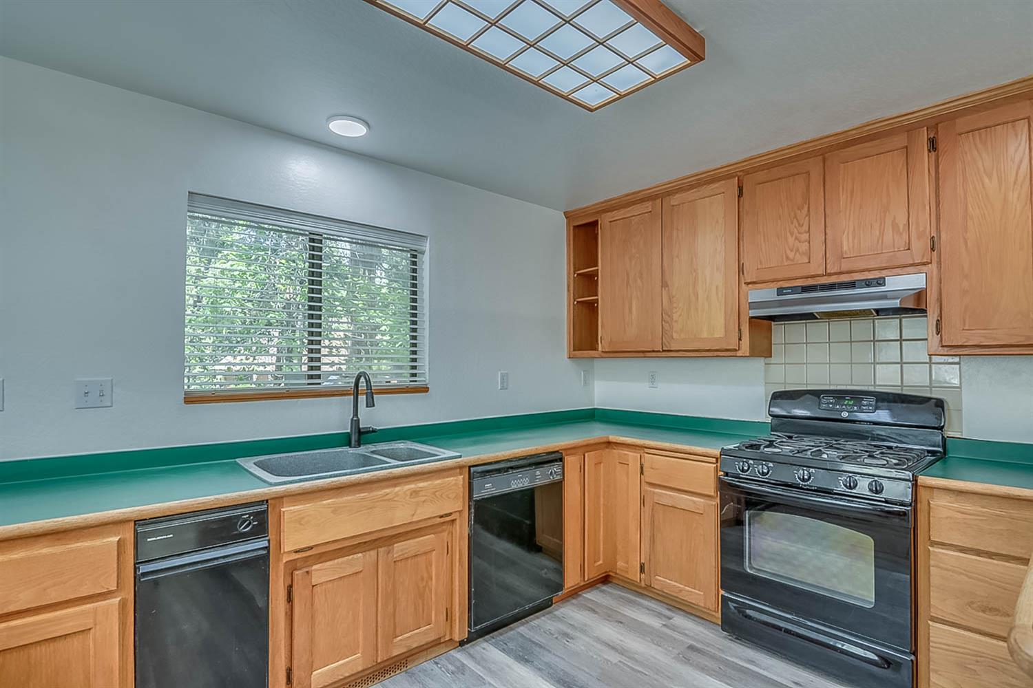 Detail Gallery Image 8 of 45 For 16815 Alpine Dr, Pioneer,  CA 95666 - 2 Beds | 2 Baths