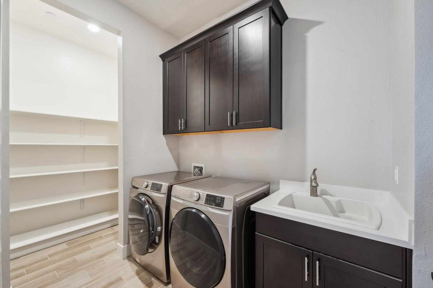 Detail Gallery Image 19 of 22 For 4456 Danube River Ln, Sacramento,  CA 95834 - 2 Beds | 2 Baths