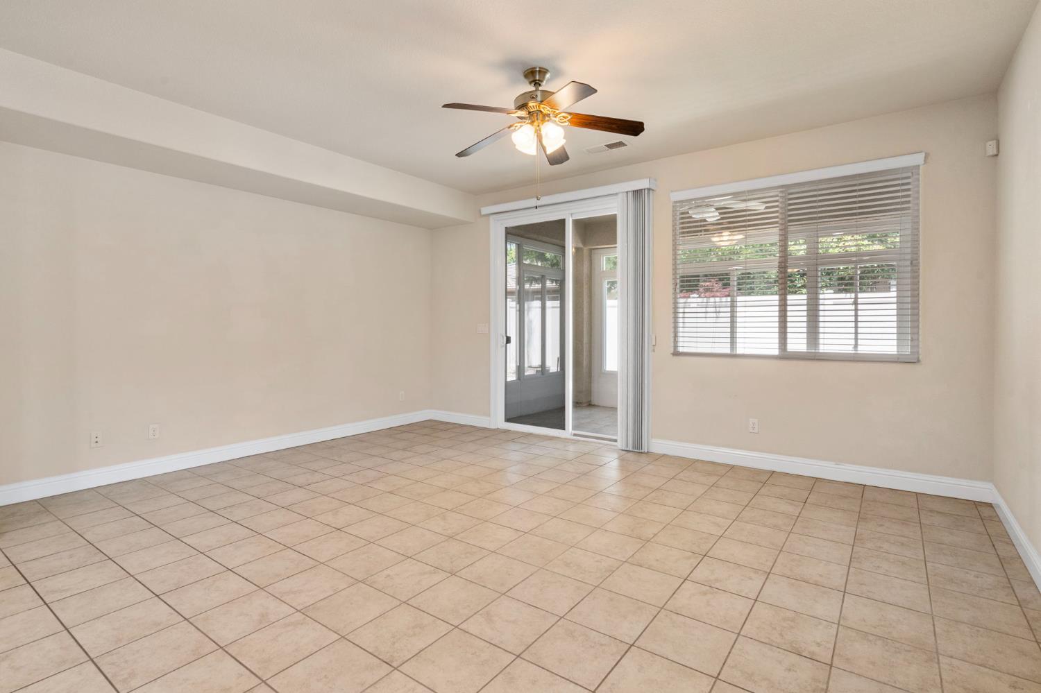 Detail Gallery Image 21 of 59 For 1587 Maple Valley St, Manteca,  CA 95336 - 2 Beds | 2 Baths