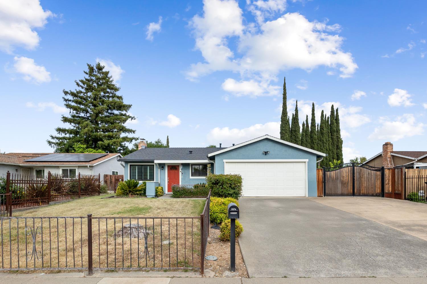 Detail Gallery Image 1 of 22 For 7893 Pedrick St, Sacramento,  CA 95823 - 3 Beds | 1 Baths