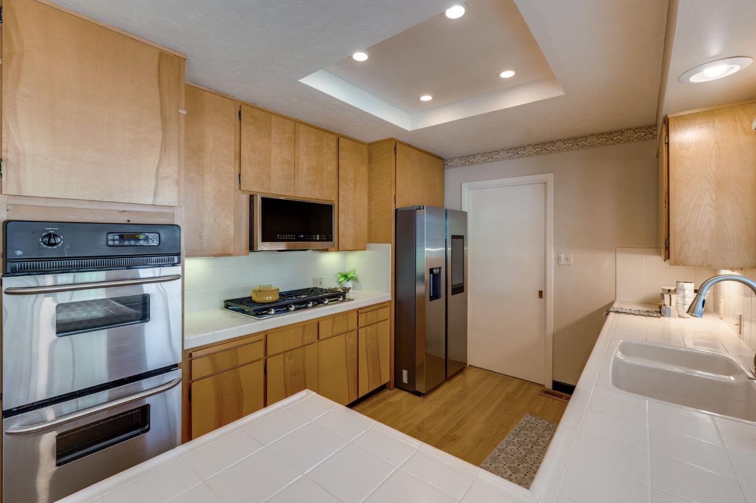 Detail Gallery Image 6 of 43 For 4138 Yacht Harbor Dr, Stockton,  CA 95204 - 3 Beds | 2 Baths