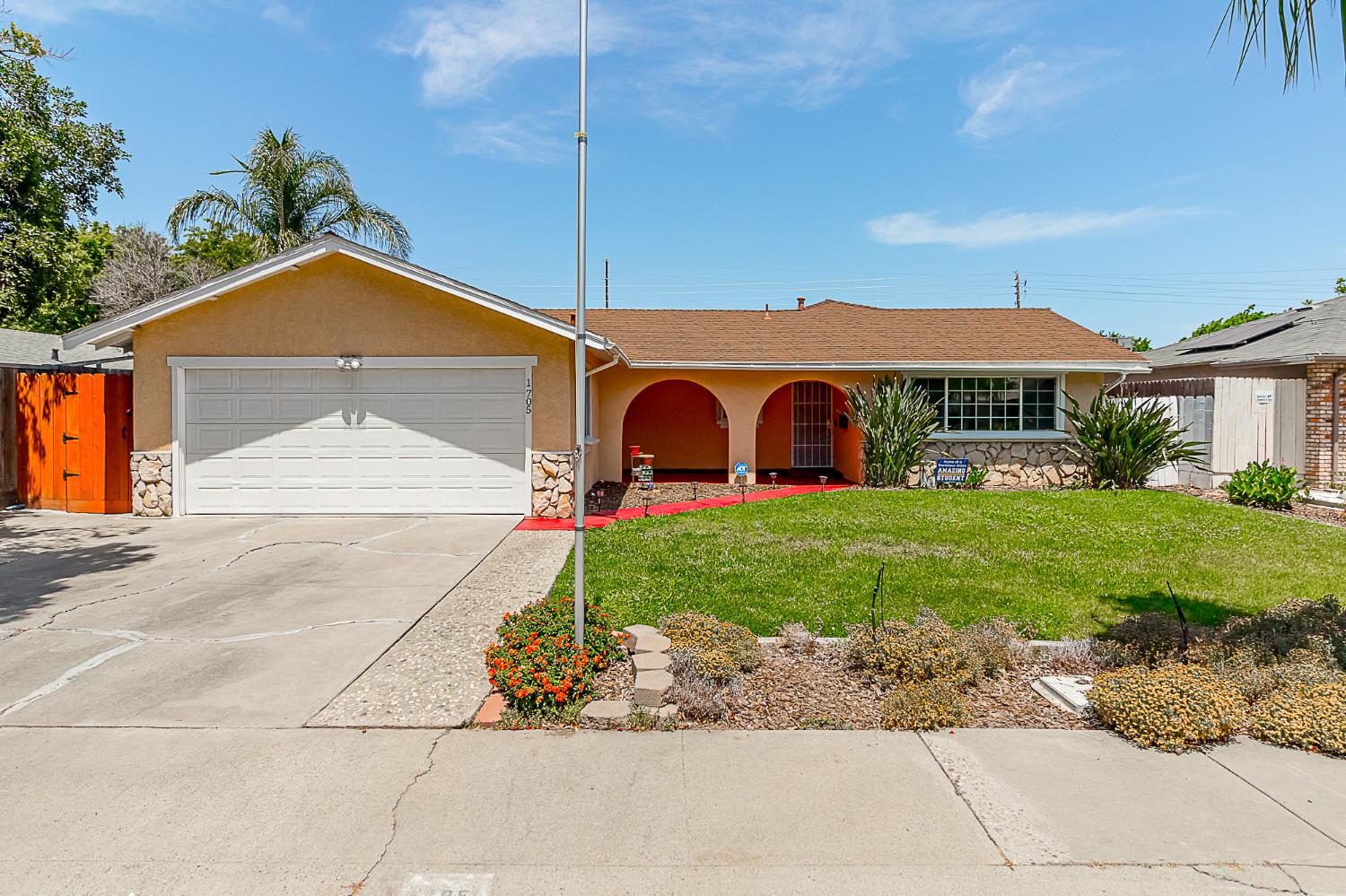 Detail Gallery Image 1 of 25 For 1705 Chapala Way, Modesto,  CA 95355 - 3 Beds | 2 Baths