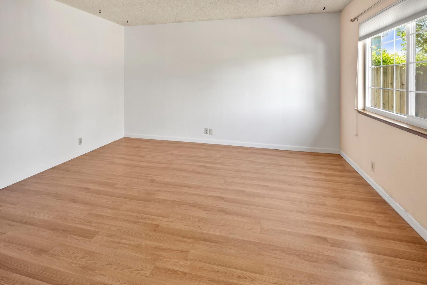 Detail Gallery Image 14 of 34 For 3170 Callecita St, Sacramento,  CA 95815 - 3 Beds | 2 Baths