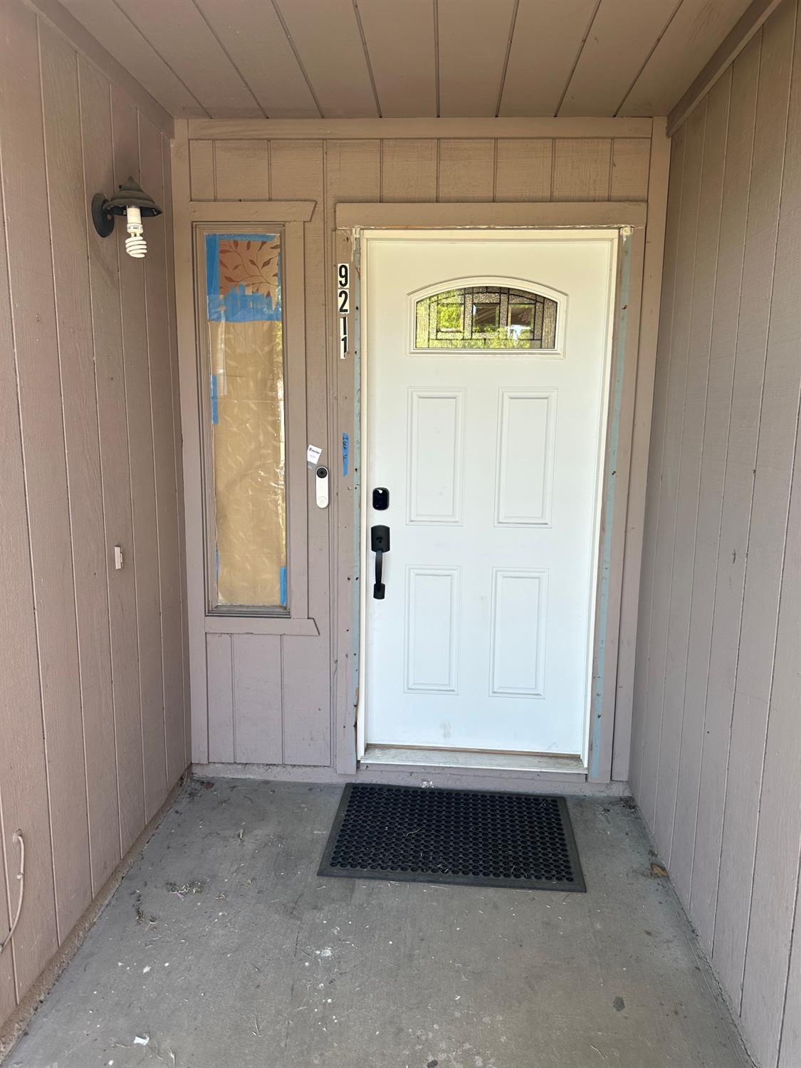 Detail Gallery Image 2 of 22 For 9211 Eaglepoint Ln, Stockton,  CA 95210 - 3 Beds | 2 Baths