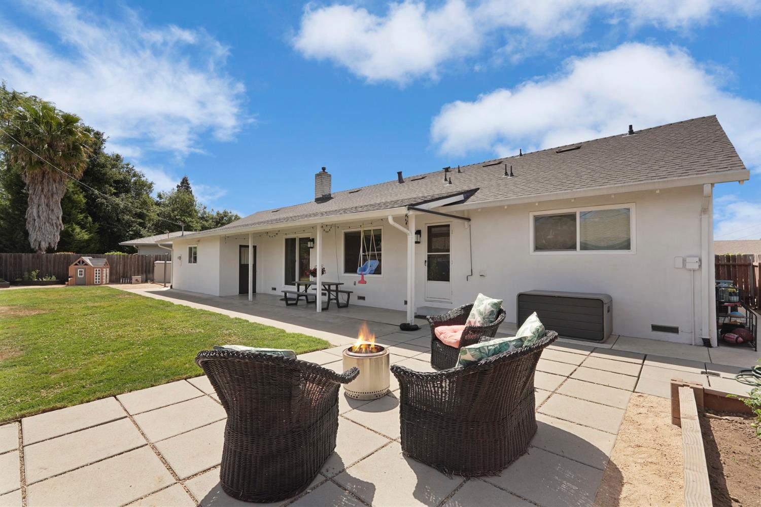Detail Gallery Image 27 of 35 For 725 Maplewood Dr, Lodi,  CA 95242 - 3 Beds | 2 Baths