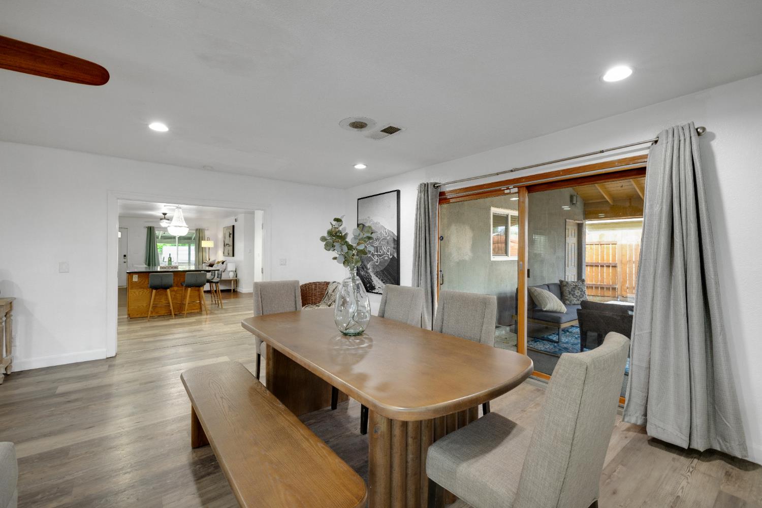 Detail Gallery Image 12 of 33 For 6140 Rumford Ave, Citrus Heights,  CA 95621 - 3 Beds | 2 Baths