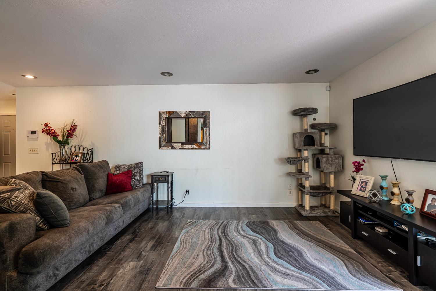 Detail Gallery Image 7 of 42 For 8565 Cloudcroft Way, Orangevale,  CA 95662 - 4 Beds | 2 Baths