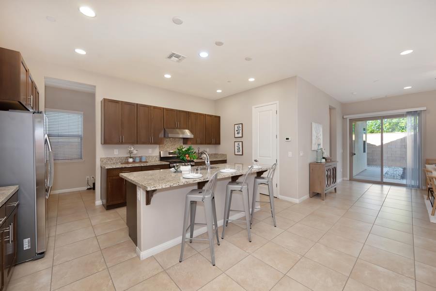Detail Gallery Image 11 of 53 For 5416 Cannes Ct, Fair Oaks,  CA 95628 - 3 Beds | 2/1 Baths