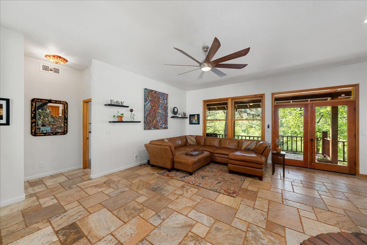 Detail Gallery Image 17 of 63 For 21925 Sandstone Way, Foresthill,  CA 95631 - 3 Beds | 3 Baths