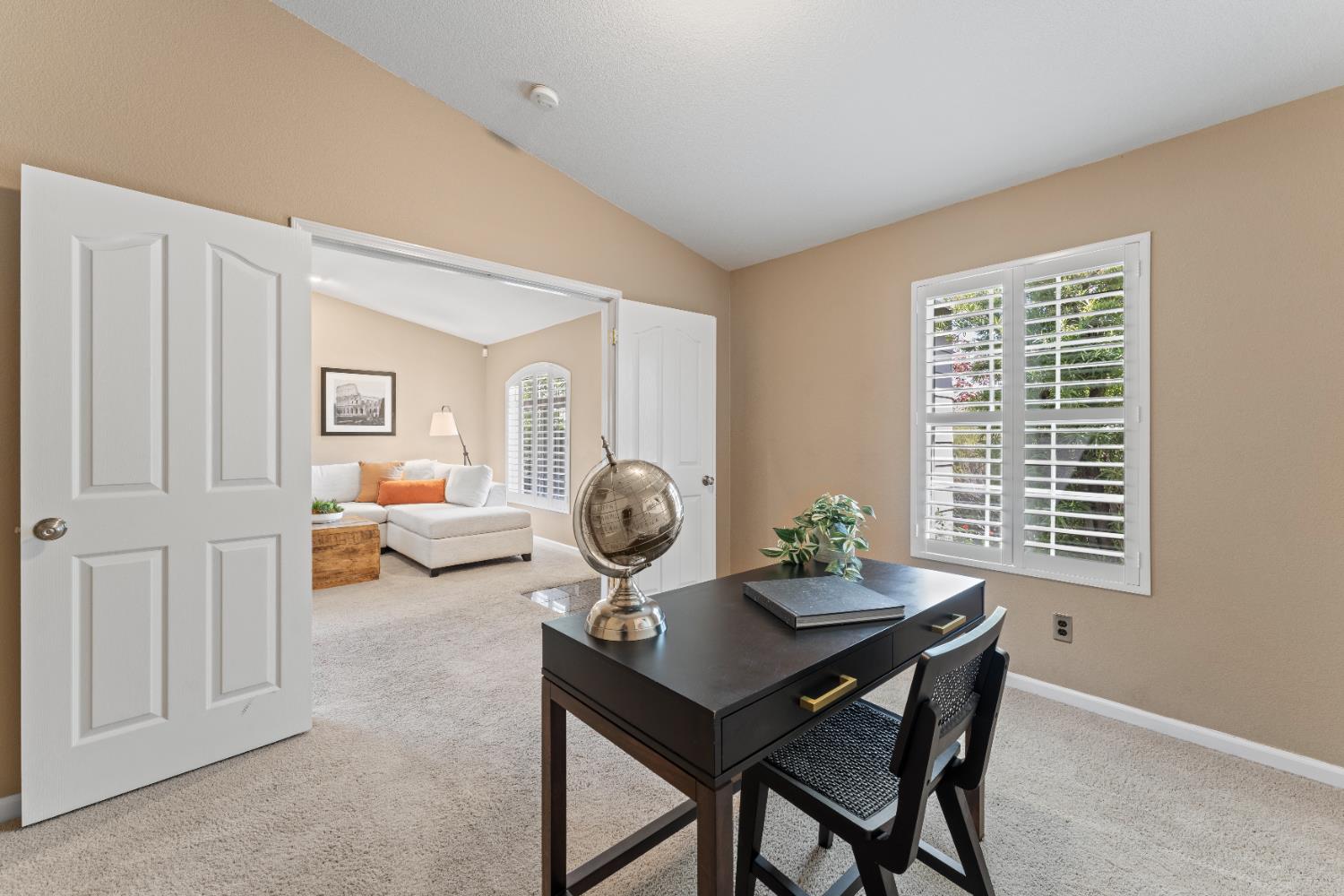 Detail Gallery Image 8 of 44 For 1014 Thompson Cir, Folsom,  CA 95630 - 4 Beds | 2 Baths