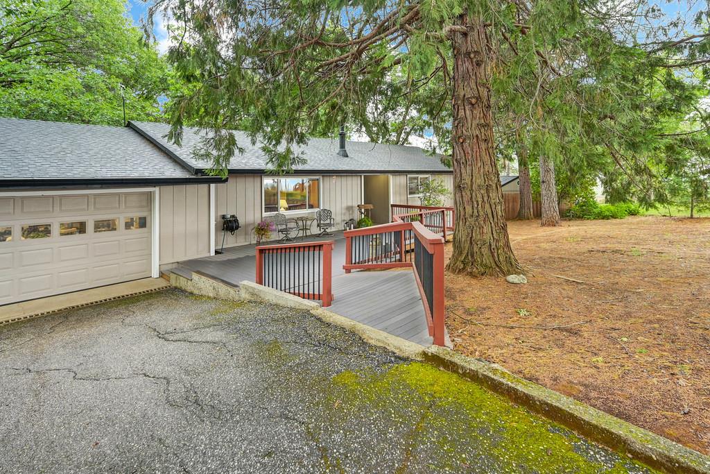 Detail Gallery Image 4 of 90 For 25375 Pineview Dr, Colfax,  CA 95713 - 3 Beds | 2 Baths