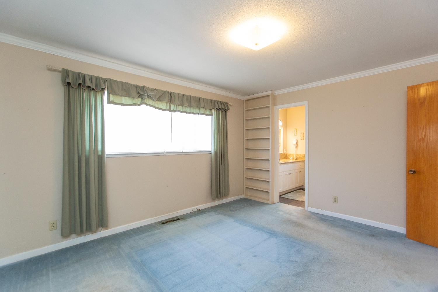 Detail Gallery Image 16 of 27 For 1860 Loyola Way, Turlock,  CA 95382 - 3 Beds | 2 Baths