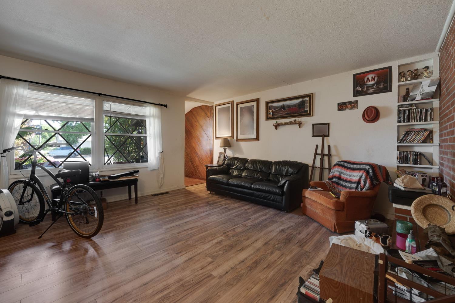 Detail Gallery Image 3 of 19 For 113 S 6th St, Patterson,  CA 95363 - 2 Beds | 1 Baths