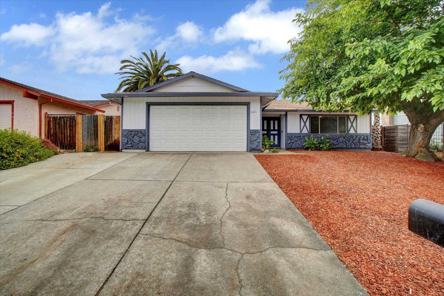 Detail Gallery Image 1 of 31 For 3401 Nut Plains Dr, Sacramento,  CA 95827 - 4 Beds | 2 Baths
