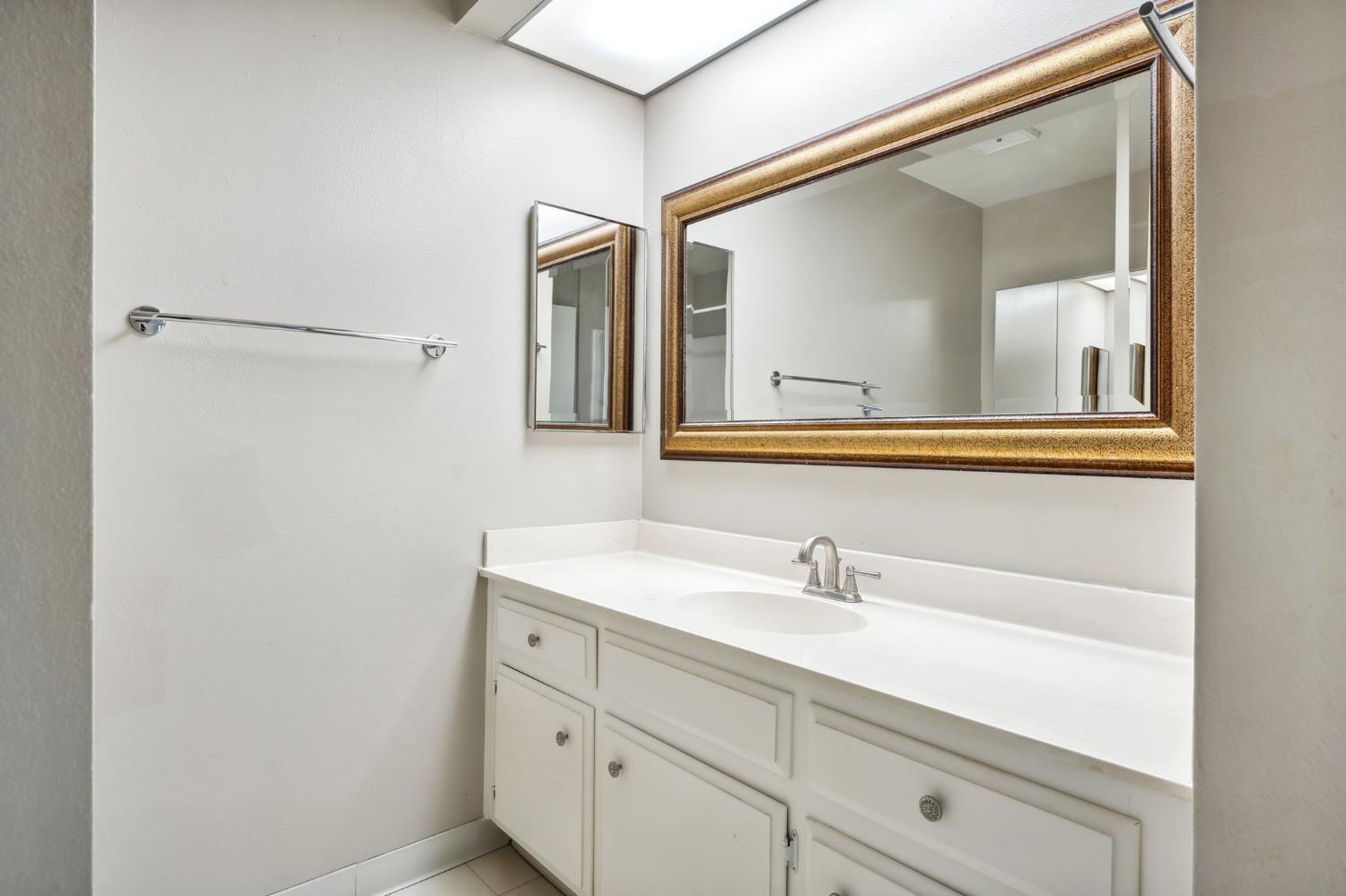 Photo #14: 225060723 Listing: Photo #14