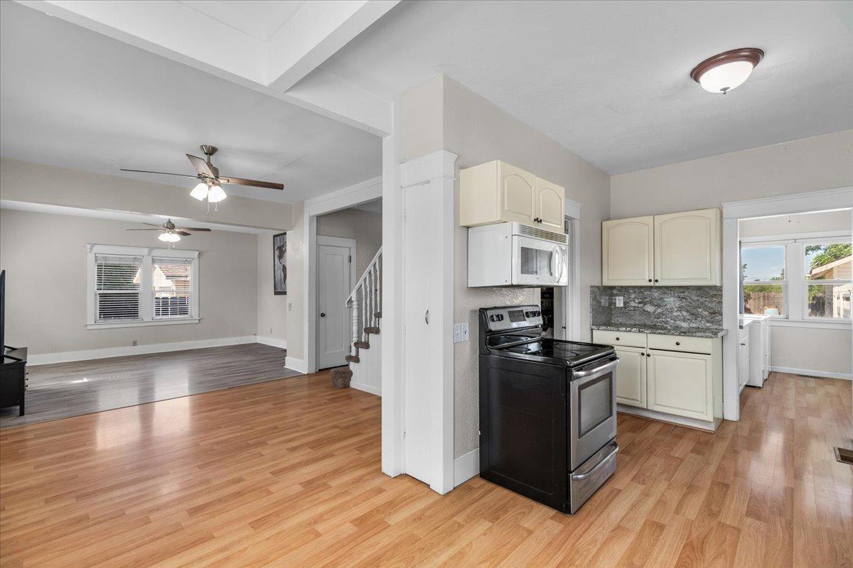 Detail Gallery Image 17 of 61 For 209 S Pasadena Ave, Waterford,  CA 95386 - 3 Beds | 1 Baths