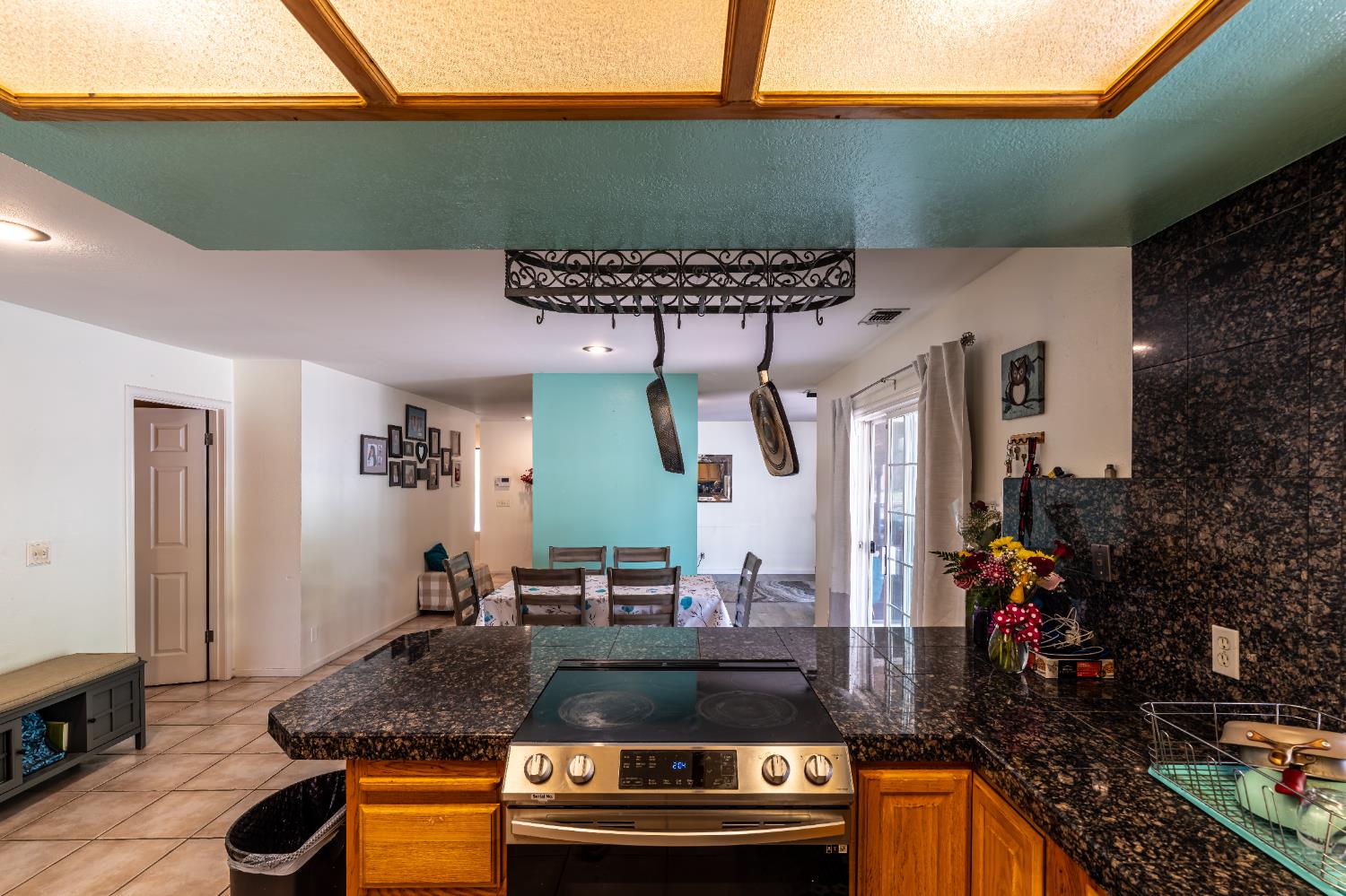 Detail Gallery Image 13 of 42 For 8565 Cloudcroft Way, Orangevale,  CA 95662 - 4 Beds | 2 Baths