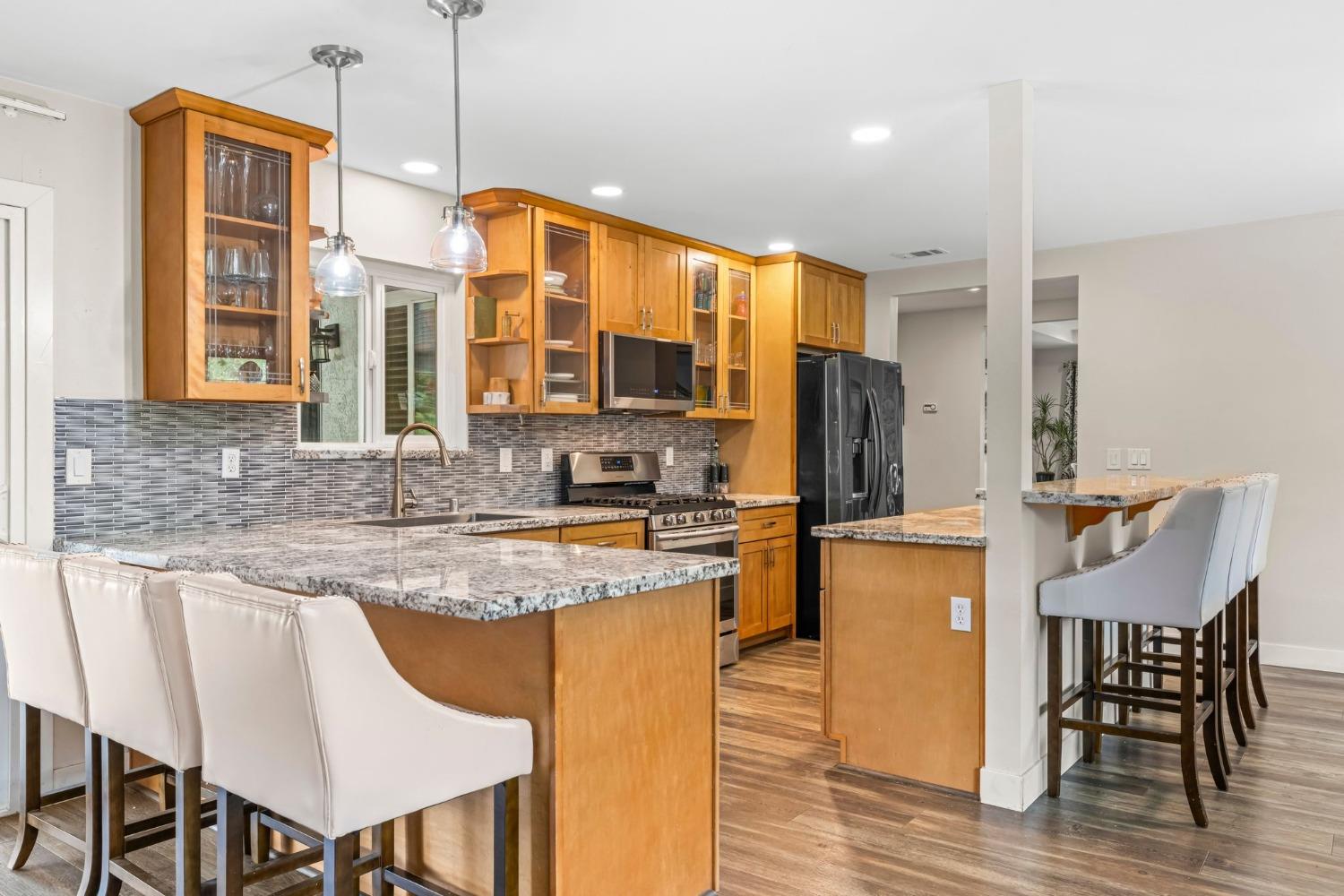 Detail Gallery Image 9 of 45 For 6516 Main Ave, Orangevale,  CA 95662 - 4 Beds | 2 Baths