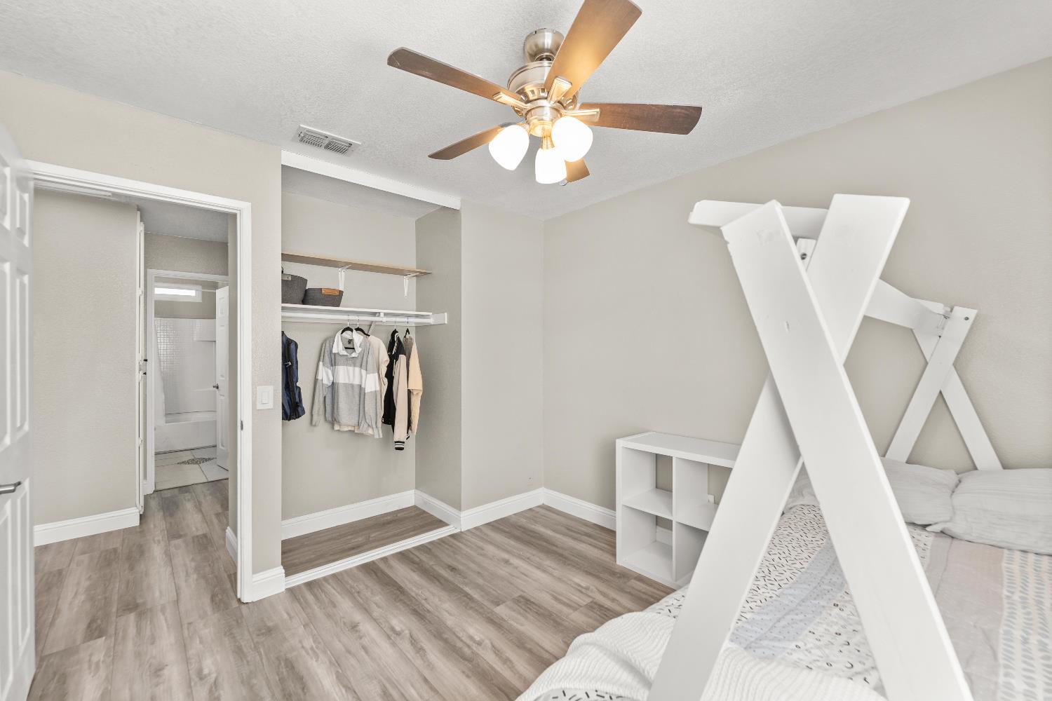 Detail Gallery Image 23 of 66 For 2915 Baronet Way, Sacramento,  CA 95833 - 4 Beds | 2 Baths