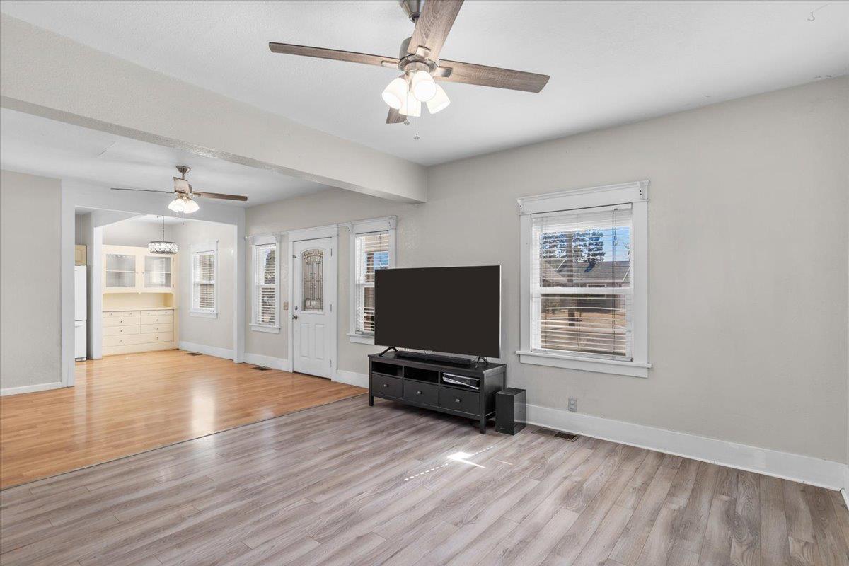 Detail Gallery Image 11 of 61 For 209 S Pasadena Ave, Waterford,  CA 95386 - 3 Beds | 1 Baths