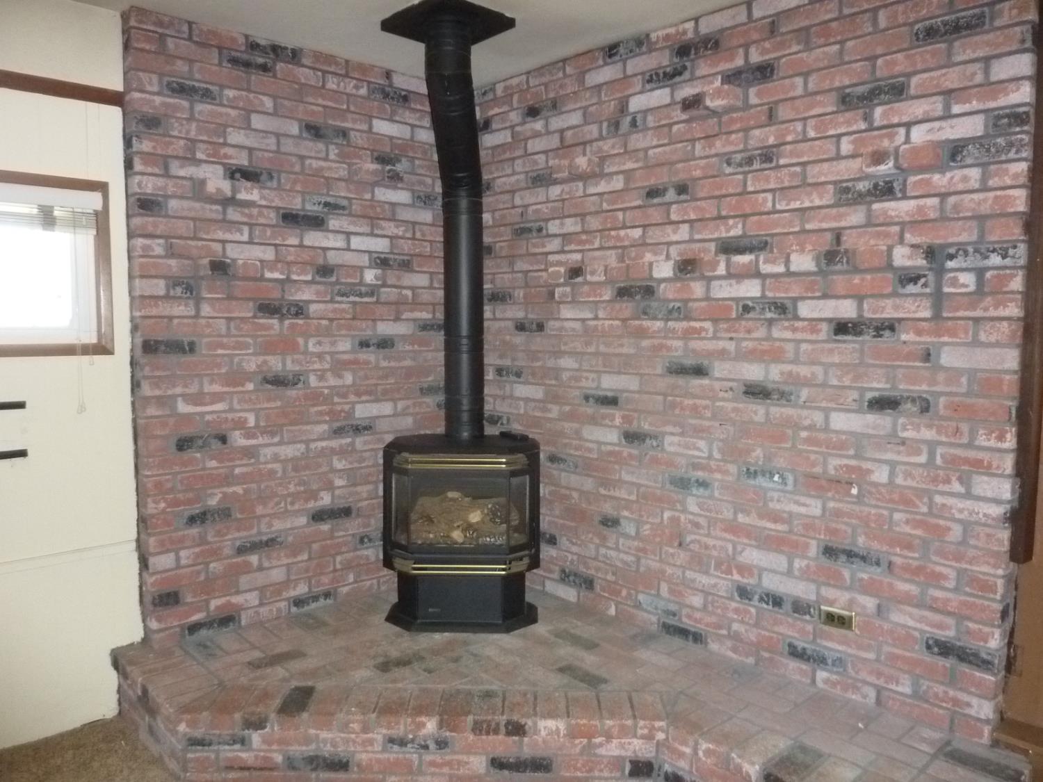 Detail Gallery Image 5 of 17 For 1800 Jackson St, Lodi,  CA 95242 - 3 Beds | 2/1 Baths