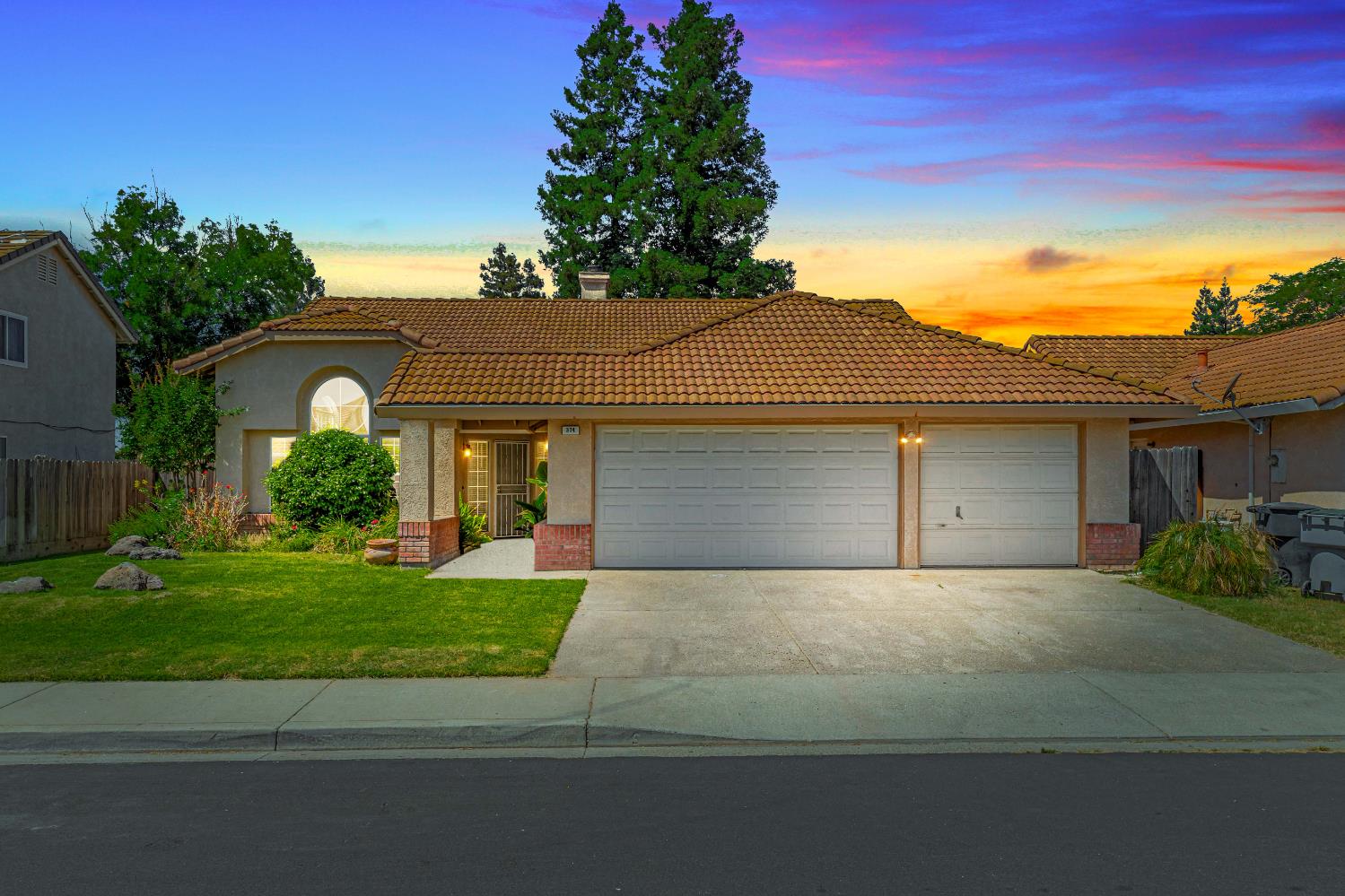 Detail Gallery Image 1 of 42 For 374 Trevor Ave, Oakdale,  CA 95361 - 4 Beds | 2 Baths