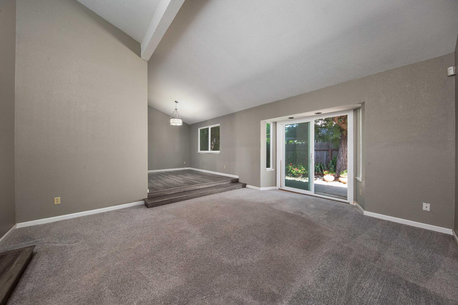 Detail Gallery Image 13 of 56 For 9412 Bonanza Dr, Stockton,  CA 95209 - 3 Beds | 2/1 Baths