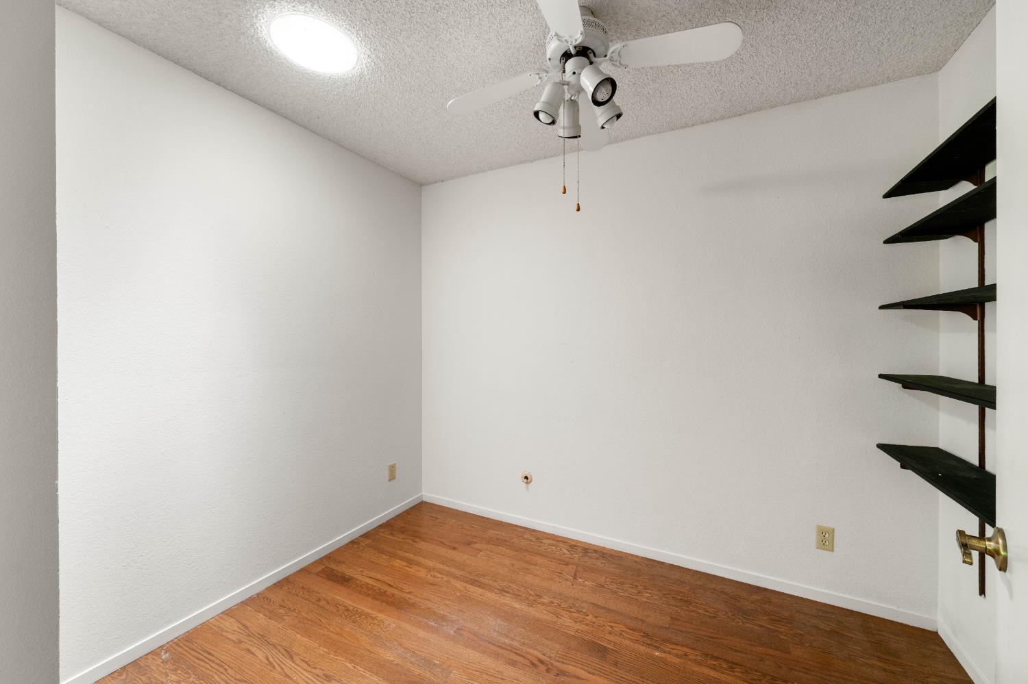 Detail Gallery Image 20 of 52 For 7831 Juarez Way, Fair Oaks,  CA 95628 - 3 Beds | 2/1 Baths