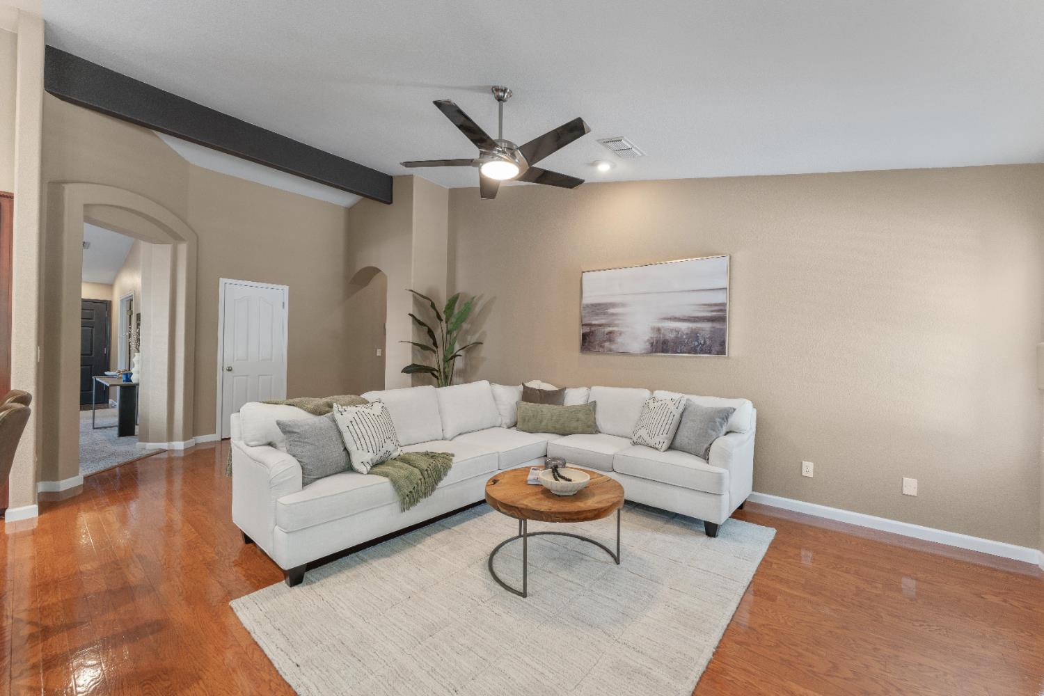 Detail Gallery Image 13 of 44 For 1014 Thompson Cir, Folsom,  CA 95630 - 4 Beds | 2 Baths