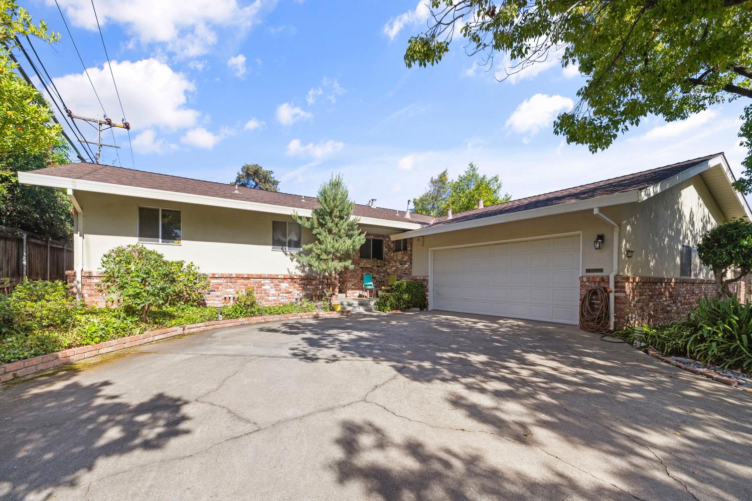 Detail Gallery Image 5 of 34 For 6010 Holstein Way, Sacramento,  CA 95822 - 3 Beds | 2/1 Baths