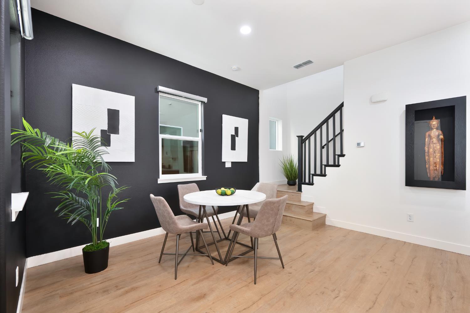 Detail Gallery Image 23 of 53 For 2372 Bastogne, Sacramento,  CA 95818 - 3 Beds | 2/1 Baths