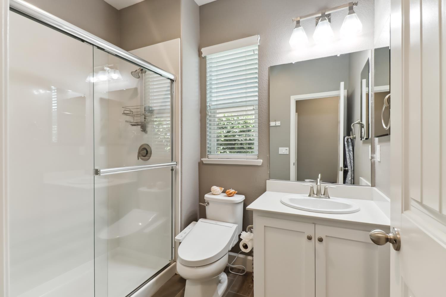 Detail Gallery Image 30 of 69 For 5604 Saratoga Cir, Rocklin,  CA 95765 - 4 Beds | 3/1 Baths