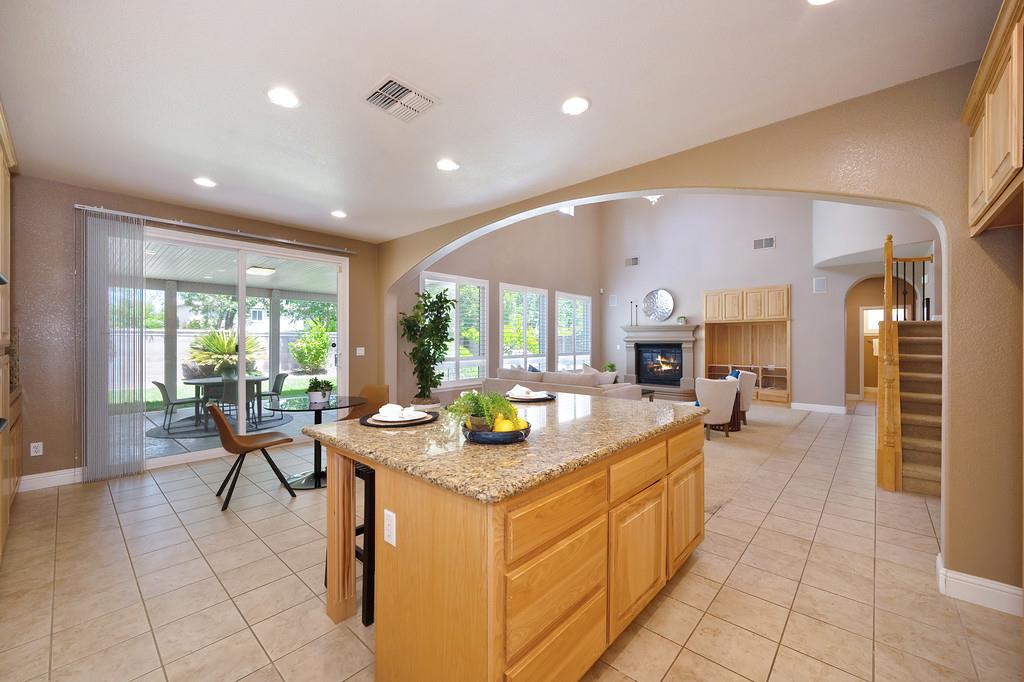 Detail Gallery Image 34 of 78 For 10317 Hite Cir, Elk Grove,  CA 95757 - 5 Beds | 3 Baths