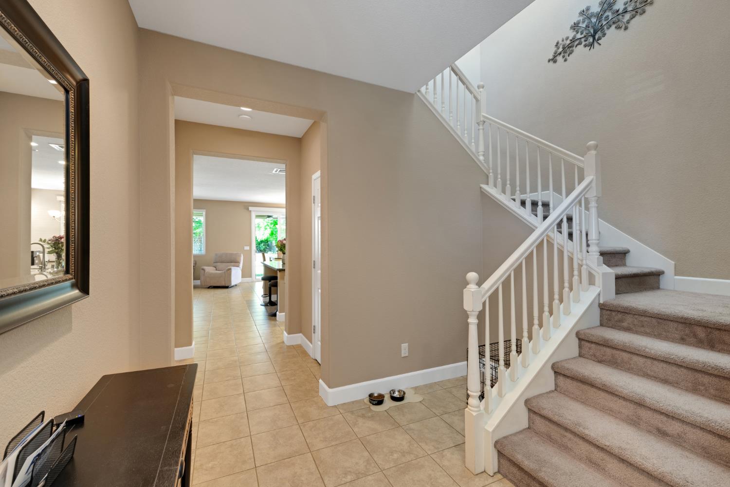 Detail Gallery Image 7 of 43 For 10424 Fossil Way, Elk Grove,  CA 95757 - 4 Beds | 3/1 Baths