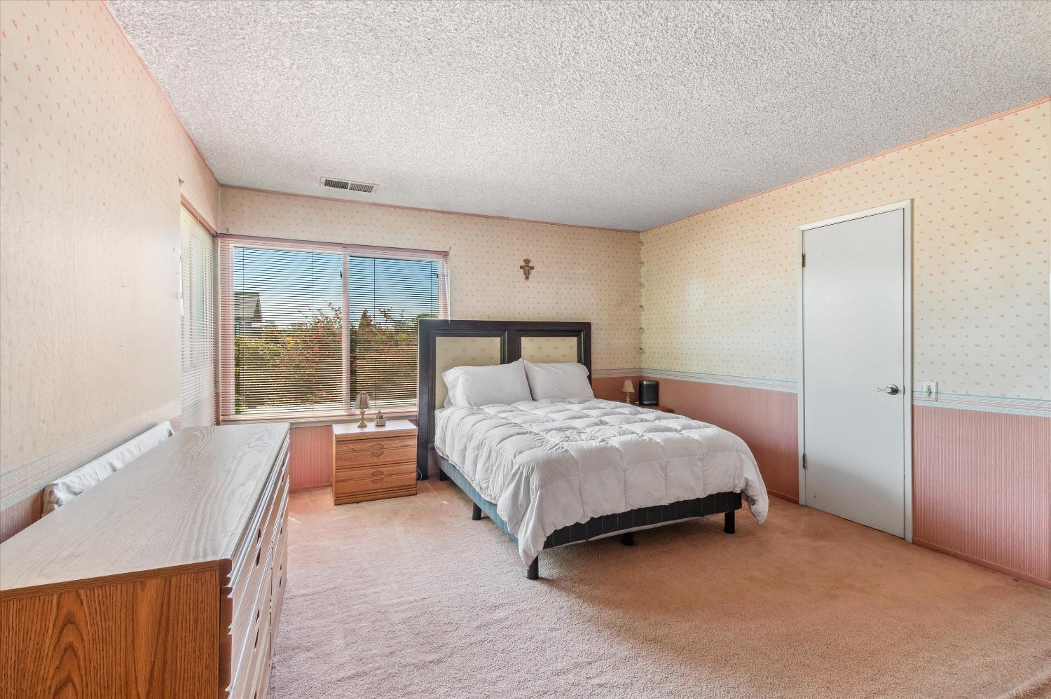 Detail Gallery Image 19 of 32 For 4852 Nadine Ct, Union City,  CA 94587 - 3 Beds | 2/1 Baths
