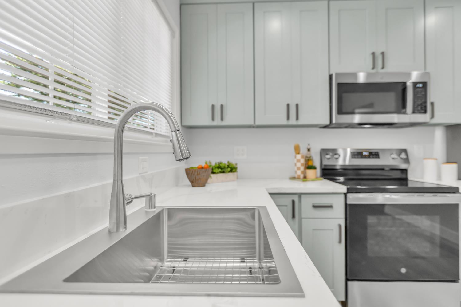 Detail Gallery Image 12 of 35 For 63 Milpitas Cir, Sacramento,  CA 95823 - 3 Beds | 1 Baths