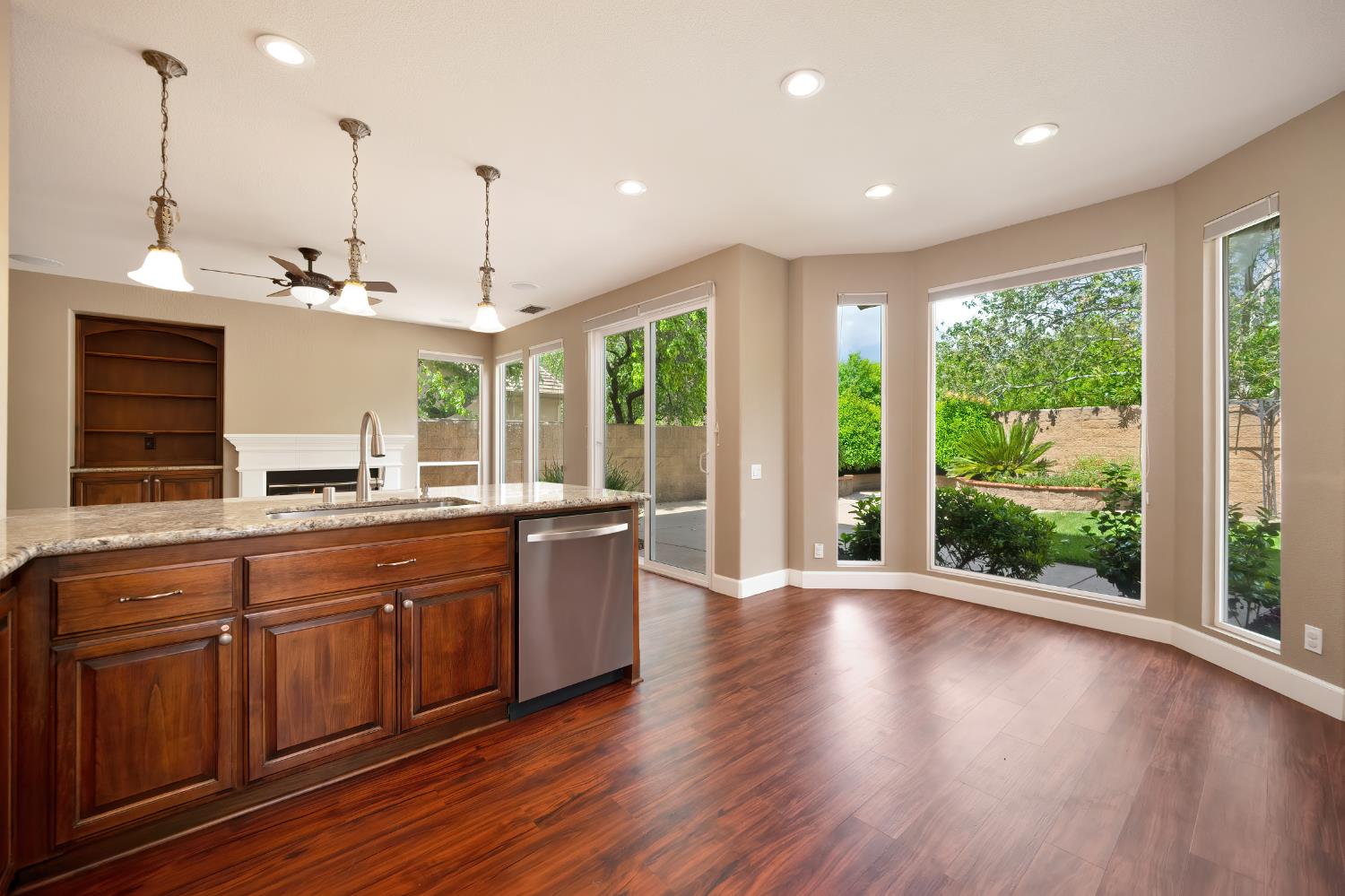 Detail Gallery Image 17 of 52 For 4001 Ironwood Dr, El Dorado Hills,  CA 95762 - 5 Beds | 3 Baths