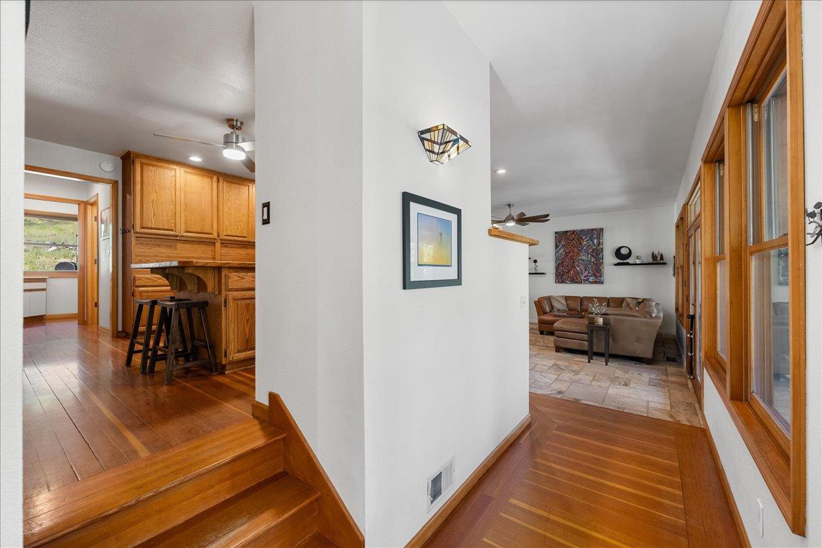 Detail Gallery Image 15 of 63 For 21925 Sandstone Way, Foresthill,  CA 95631 - 3 Beds | 3 Baths