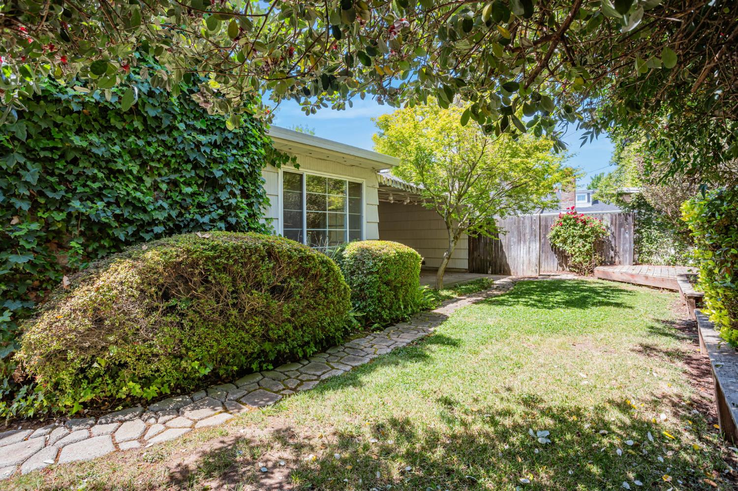 Detail Gallery Image 36 of 42 For 3005 La via Way, Sacramento,  CA 95825 - 4 Beds | 2 Baths