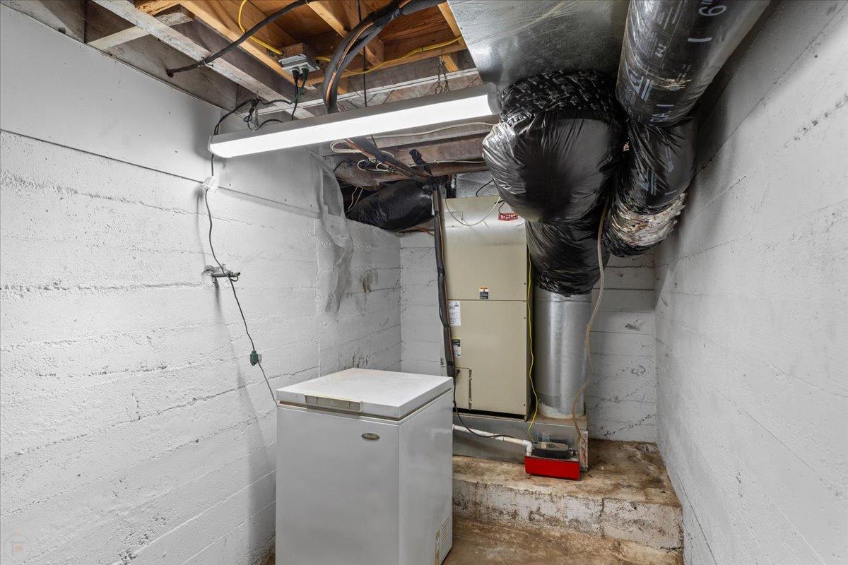 Detail Gallery Image 40 of 61 For 209 S Pasadena Ave, Waterford,  CA 95386 - 3 Beds | 1 Baths