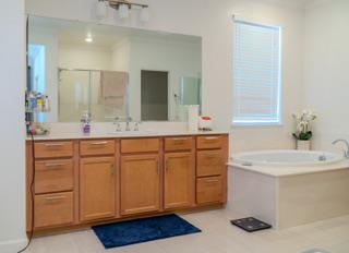 Detail Gallery Image 14 of 32 For 8764 Nakota Way, Sacramento,  CA 95828 - 5 Beds | 3 Baths